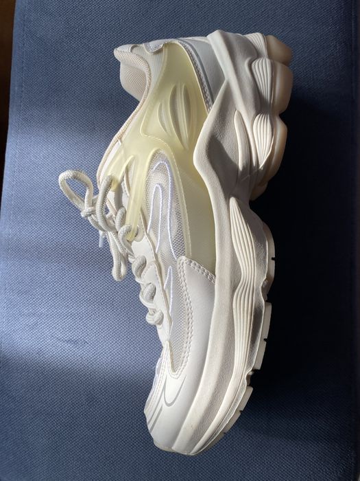 BERSHKA летние кроссовки