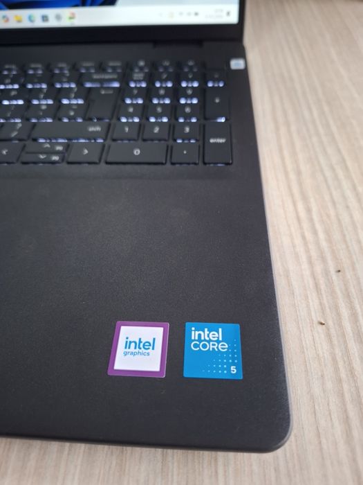 Laptop Dell 16 DC16250 16GB DDR5 512GB SSD