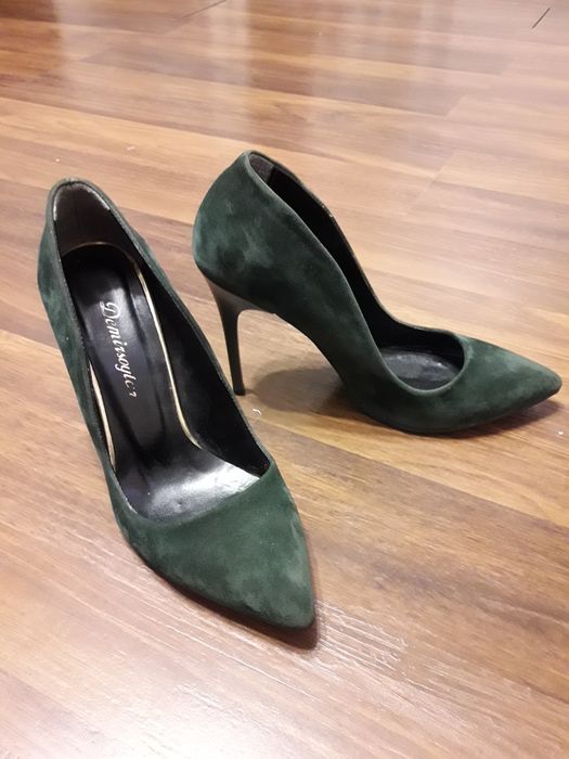 Продаются женские туфли