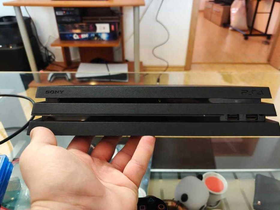 PlayStation 4 Pro 3 Jocuri + Maneta