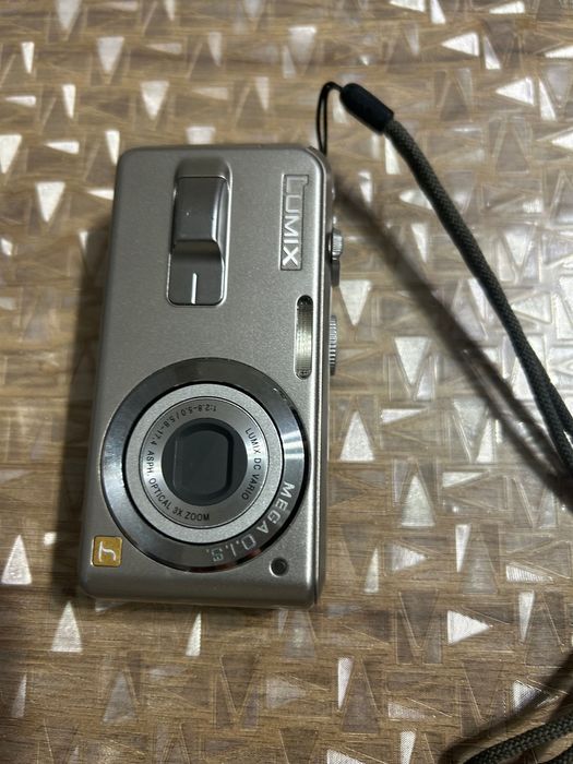 Фотоапарат Панасоник лумикс