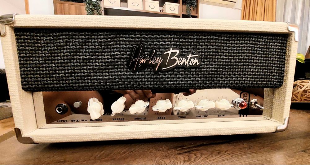 Head chitara Harley Benton 15 sunet marshall plexi