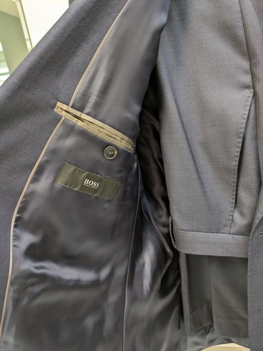 Костюм Boss оригинален
