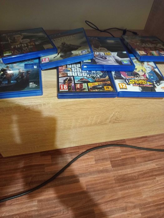 PlayStation 4+Подарък игри