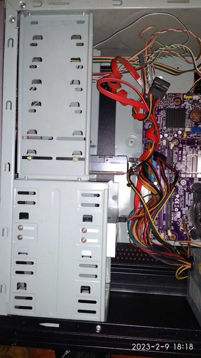 Продаю системный блок Intel Pentium 3