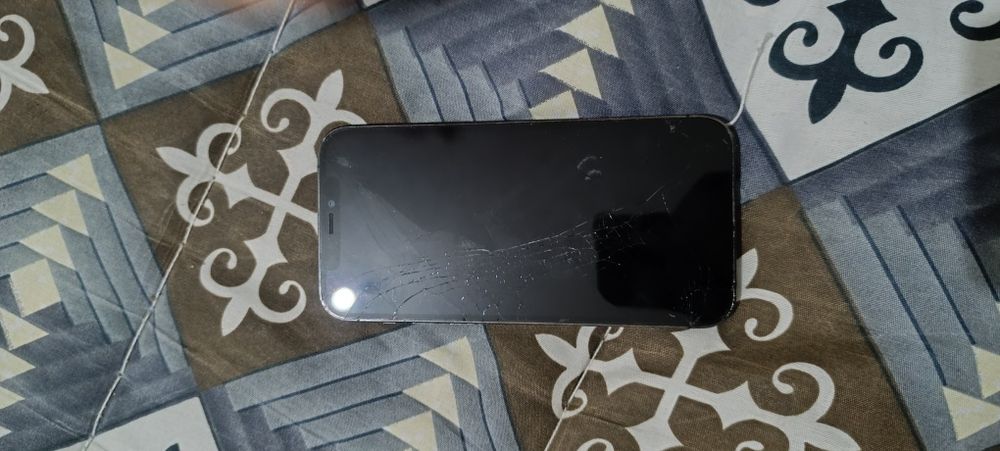 Айфон 12 про обмен или продам