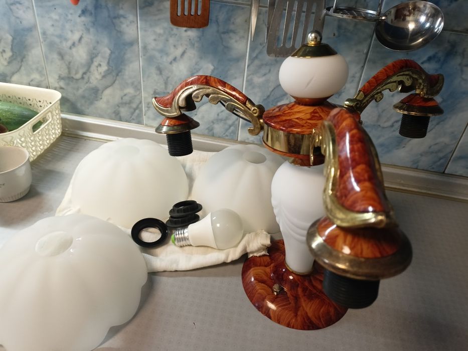 Люстра,ковер натуральный