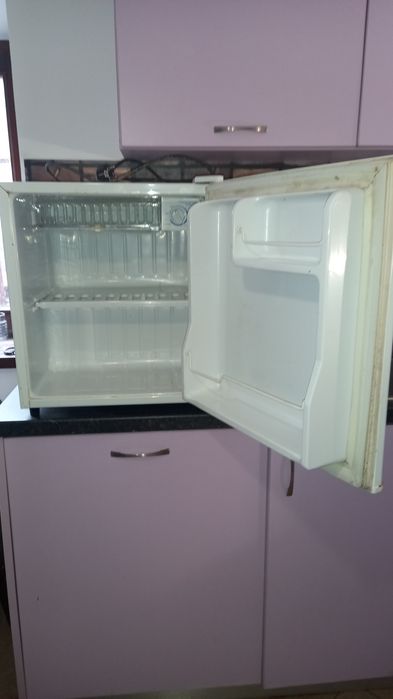 Мини бар хладилник марка Самсунг