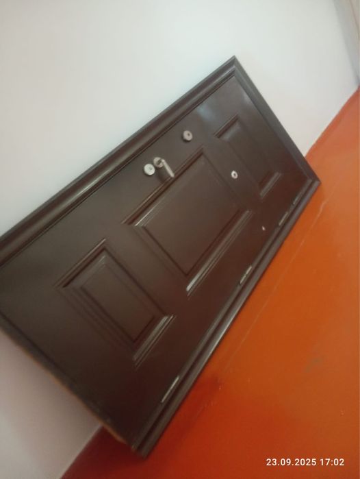 Есік темір почти новый