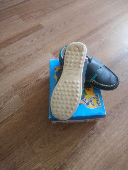 Продам детские кожаные  макасины