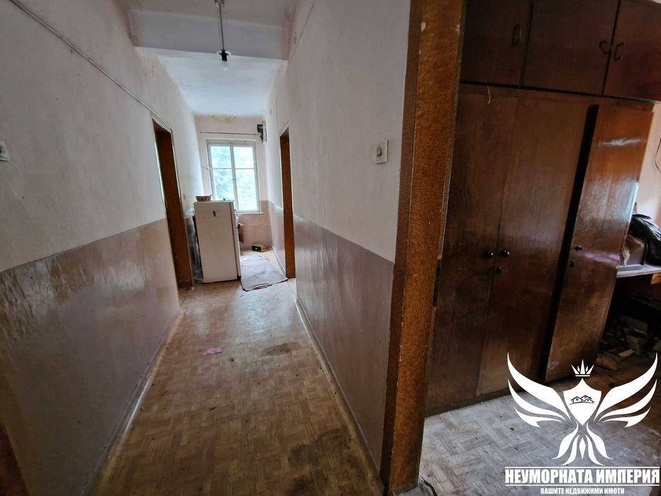 Продавам двуетажна къща с ресторант 329РЗП в с.Бачково, общ.Асеновград