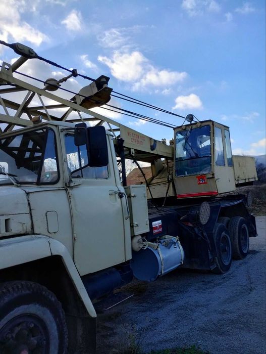 Кран  до 20 тона продава28,000 и отдава под наем  .