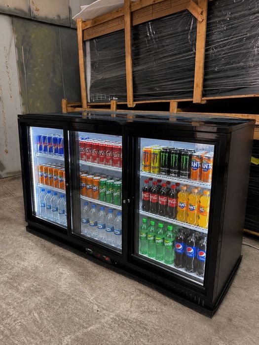 Vitrina frigorifica minibar 3 usi glisante, 330L, LED, racire ventilata