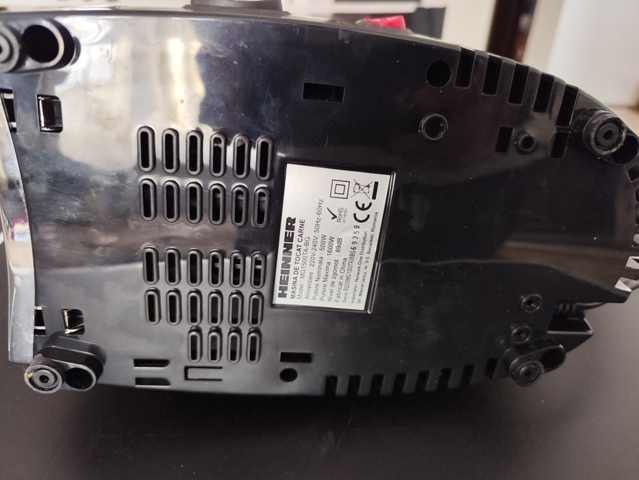 Mașina de tocat carne Heinner 1600W