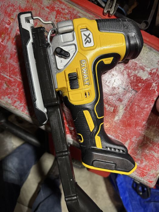 Pendular Dewalt dcs 335