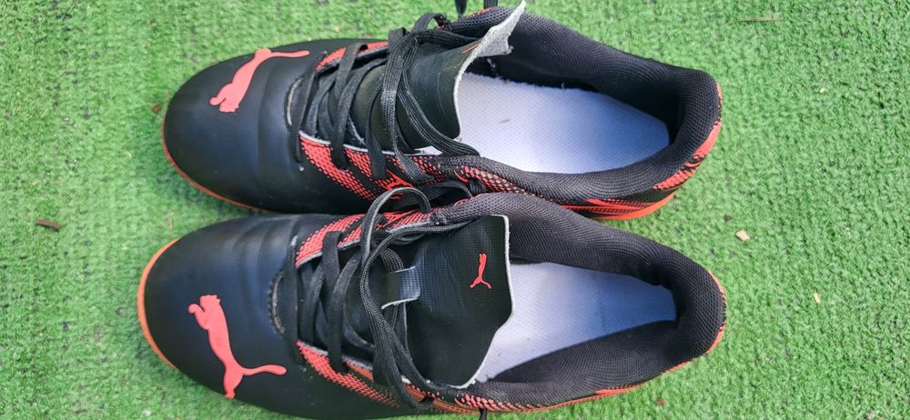 Adidasi Puma,marimea 35