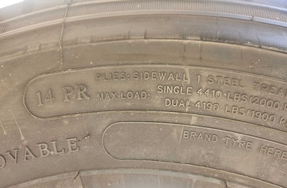 235/75 R17.5 132M, LEAO 14 PR, Anvelope directie remorca M+S, dot 5221