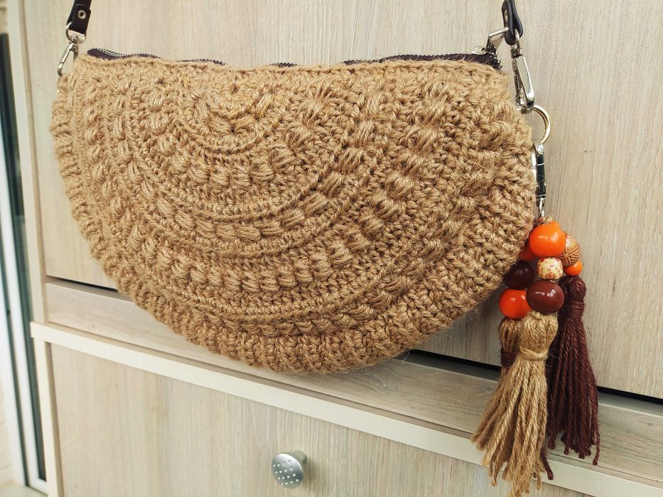 Плетени дамски чанти през рамо от юта