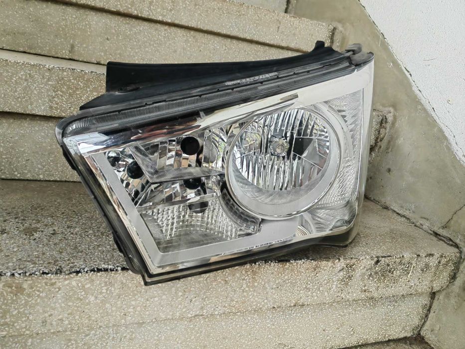 Фар Hyundai H350 ляв / Фар Хюндай Х350 Оригинален