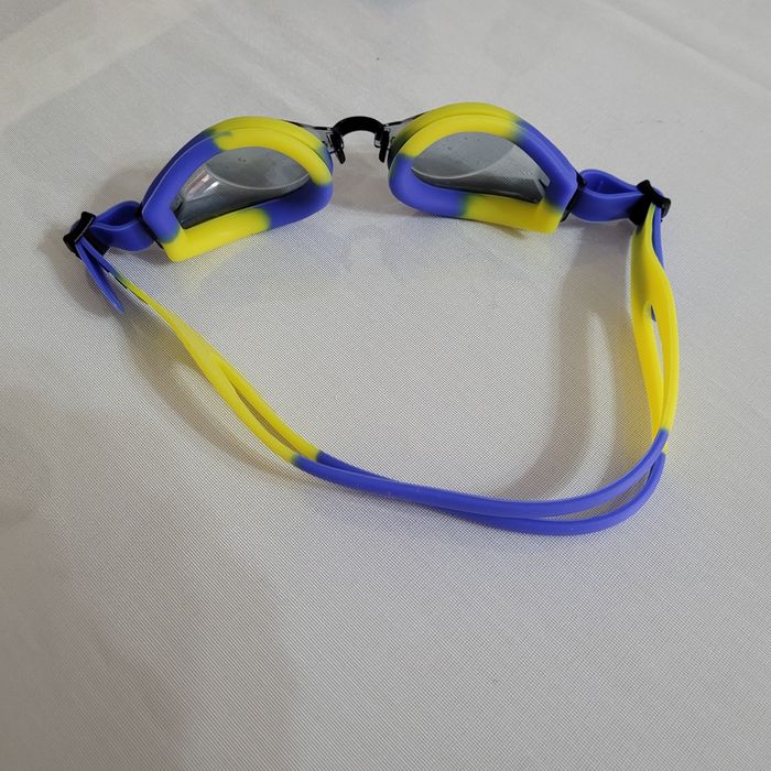 Очки для плавания