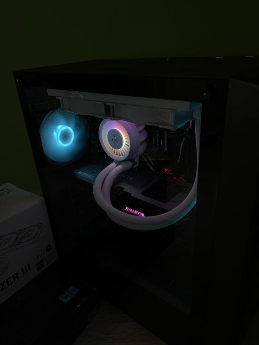 Vând PC GAMING i5 14600KF 32GB RAM