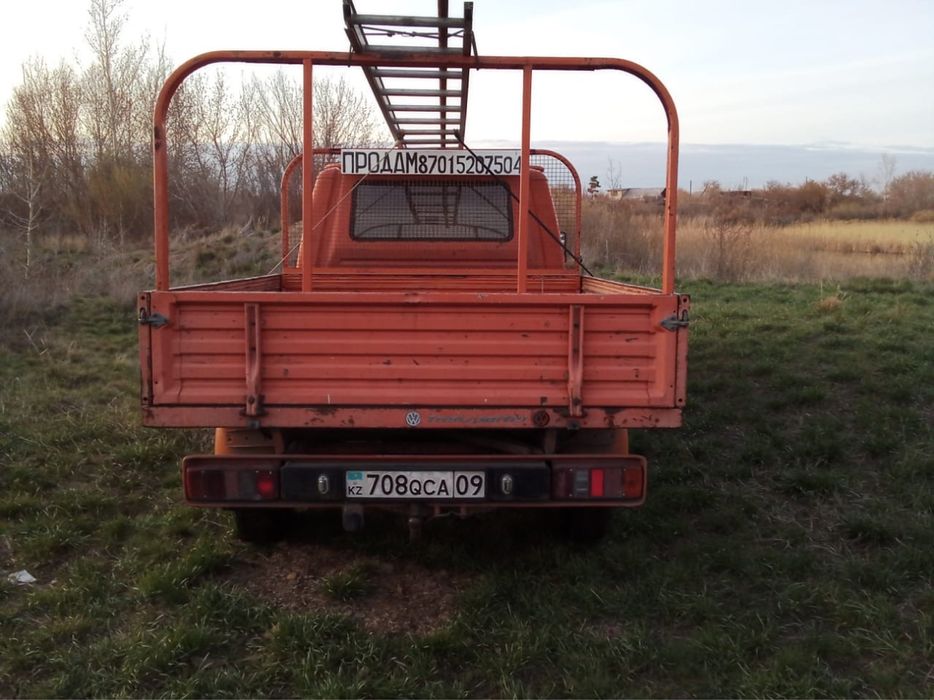 Volkswagen Transporter.  T-4