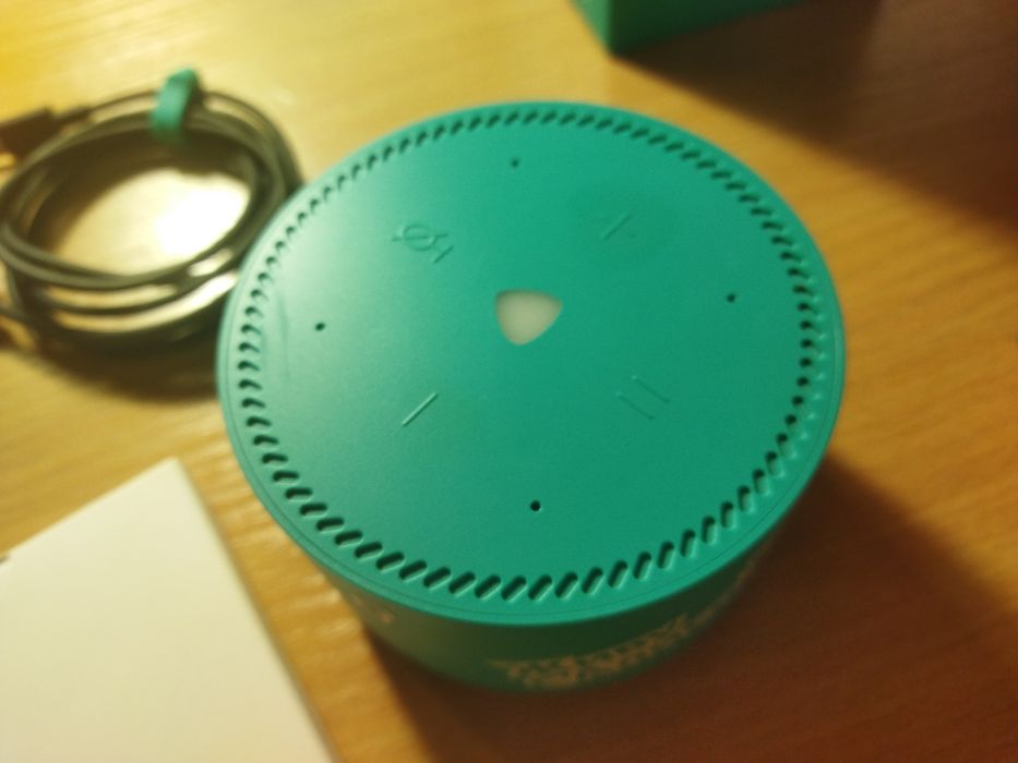 Продам Яндекс станцию Алиса