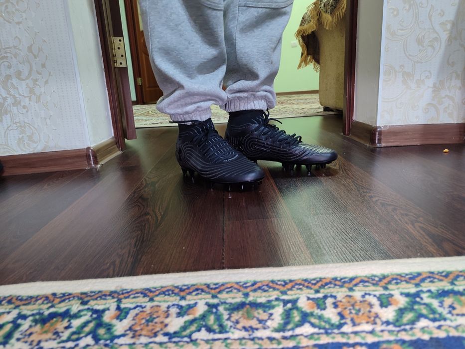 Under armour кожаные бутсы