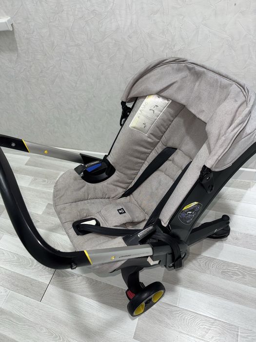 Коляска от DOONA