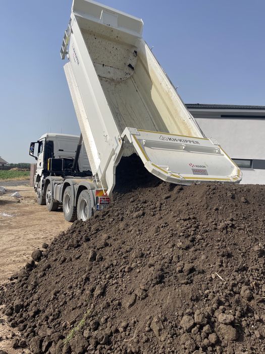 Pământ de umplutura si vegetal