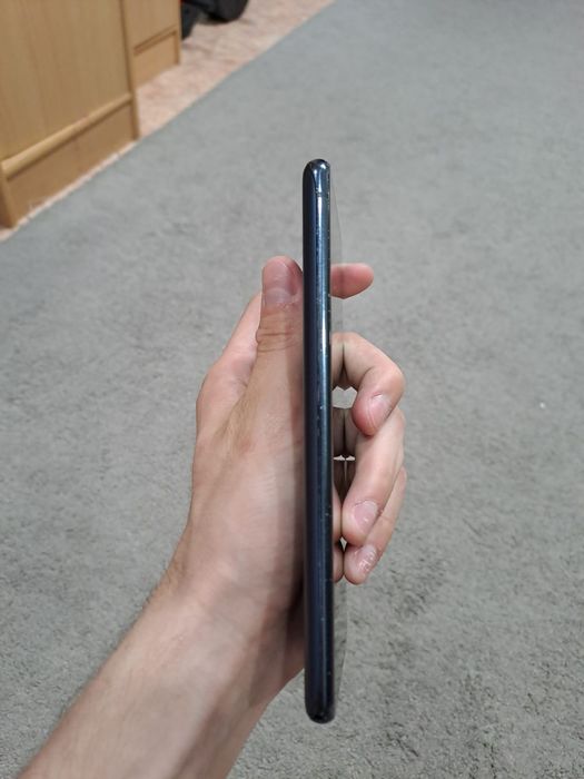 Продам Samsung Galaxy S20 FE