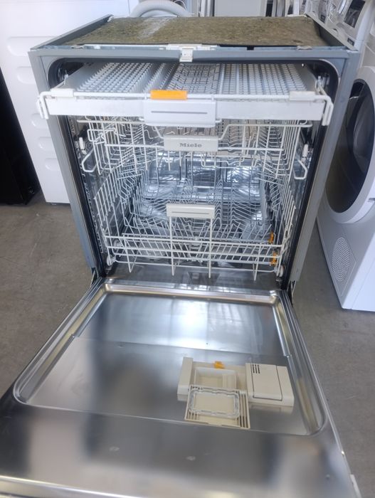 Съдомиялна Miele за пълно вграждане XXL