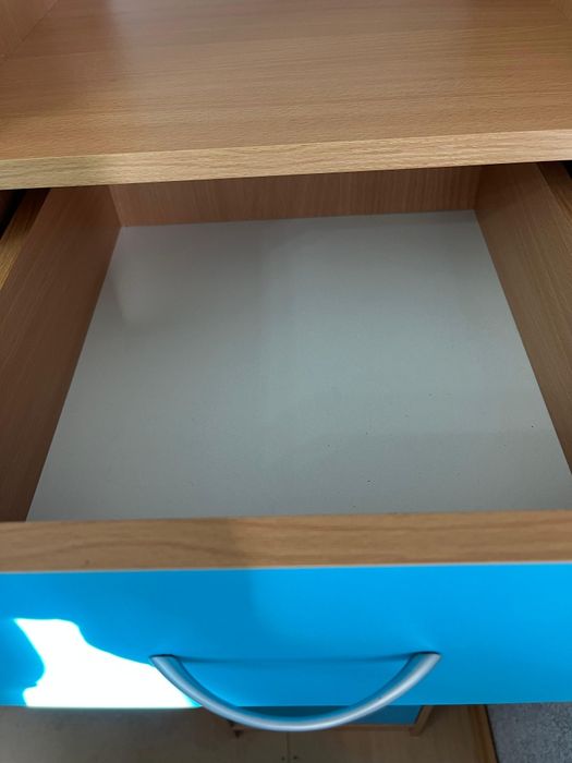 Продаю компьютерный стол