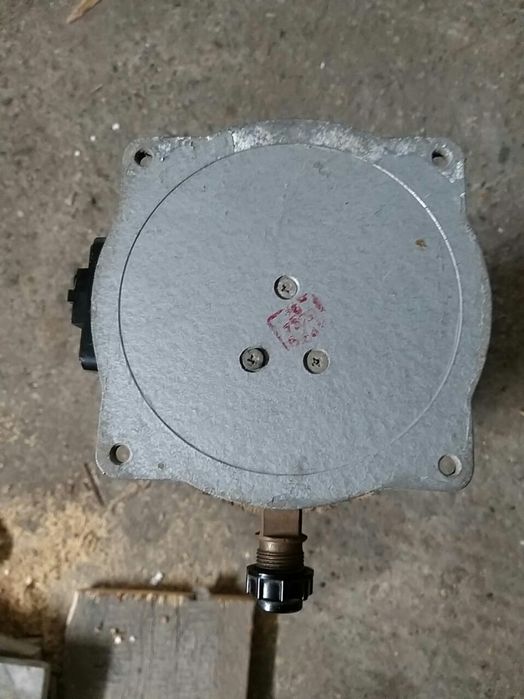 Продам манометр электроконтактный