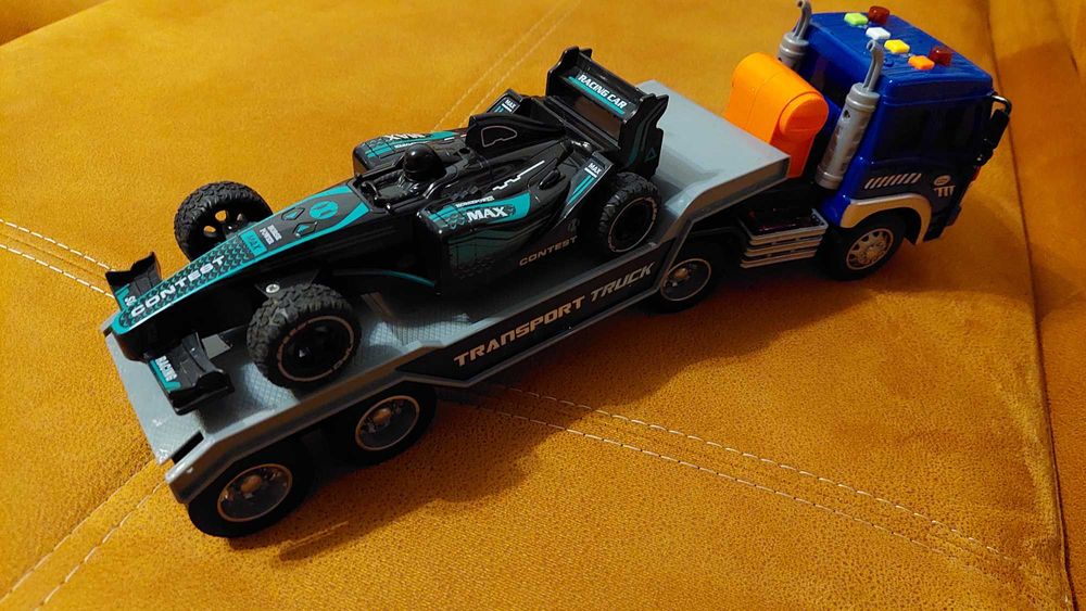 Camion Formula 1 cu trailer si monopost