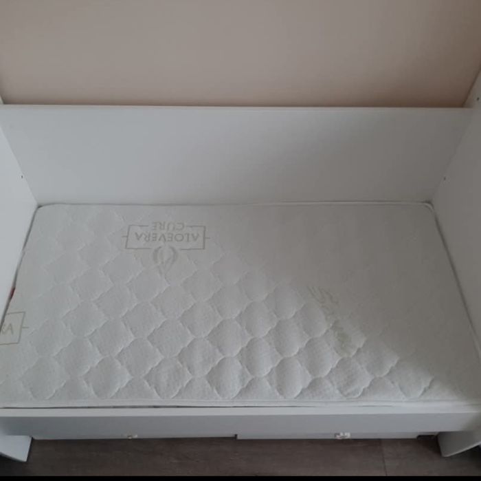 Lorelli-бебешко легло-  люлка Matrix + матрак- кокос сандвич алое