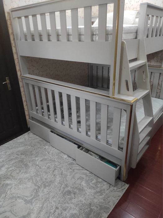 Mebel sotiladi holati juda yahshi matrasi ortopedik