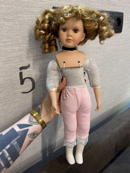 Продам фарфоровые куклы