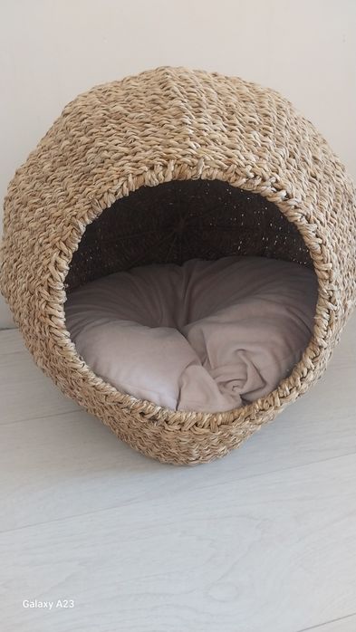 Продам лежанку для кошек и собак