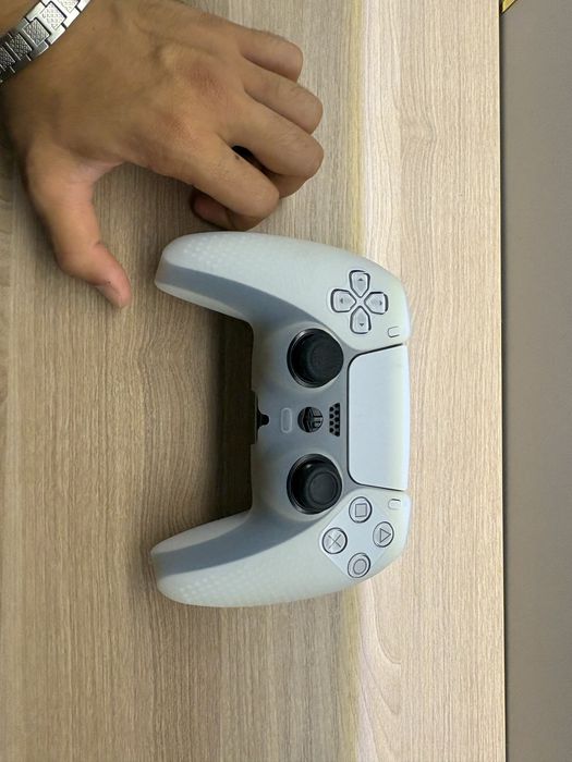 Playstation 5 в хорошем состоянии!