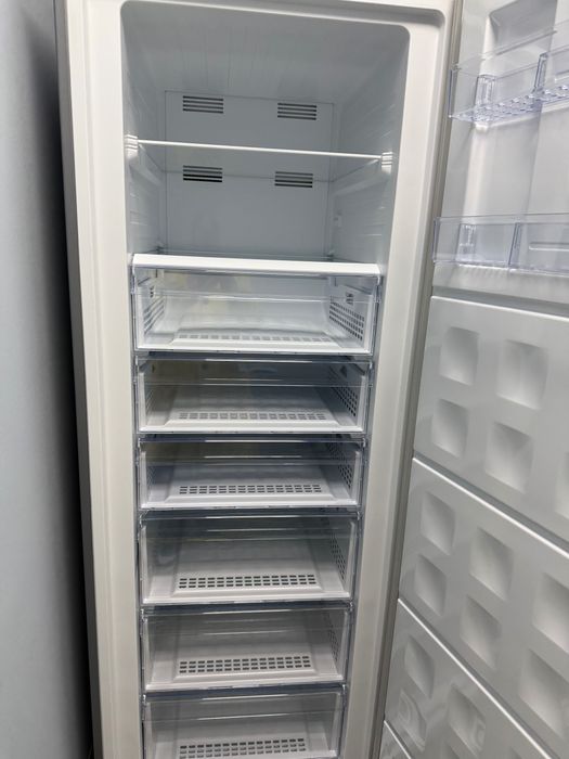 Фризер Беко RFNE448E41XB , 404 литра