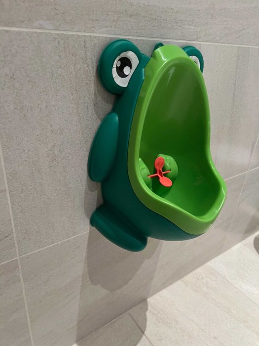 Гърне за момчета, форма на жаба, с интерактивна мишена, зелен, писуар