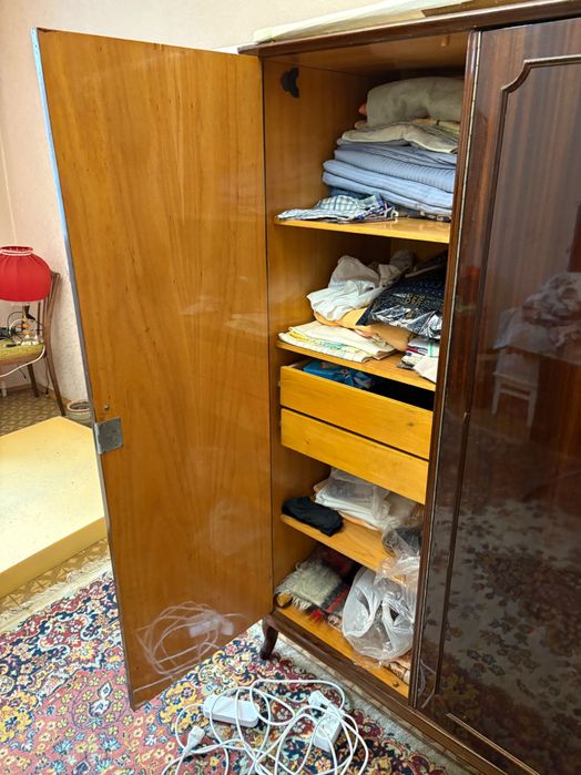 Продается шкаф плательный