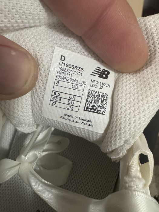 Adidasi new balance marimea 42,5