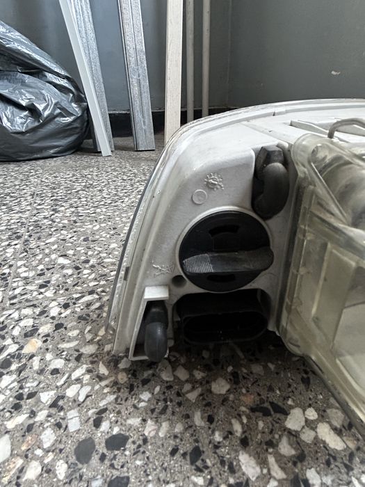 Преден ляв фар за Skoda