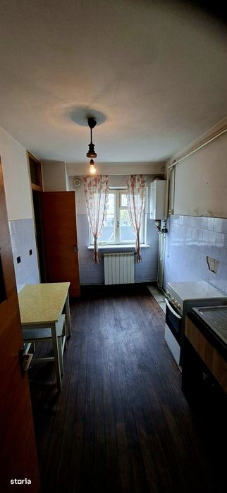 3 camere EXERCIȚIU , Decomandat / Centrală , Amplasament EXCELENT