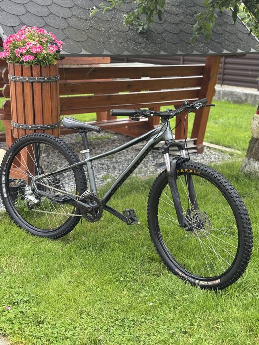 bicicletă SPECIALIZED
