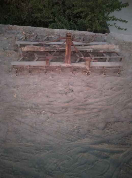 Traktor T28 sotiladi