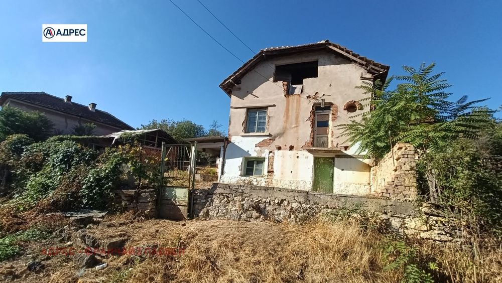 Къща в Враца, област-с.Девене площ 55 цена 14000