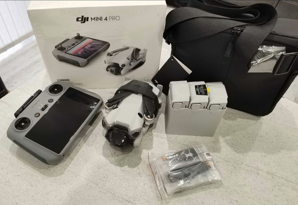 DJI Mini 4 PRO Fly More Combo